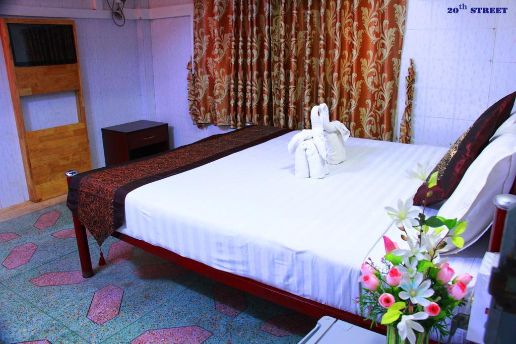 20Th Street Hostel Yangon Ngoại thất bức ảnh